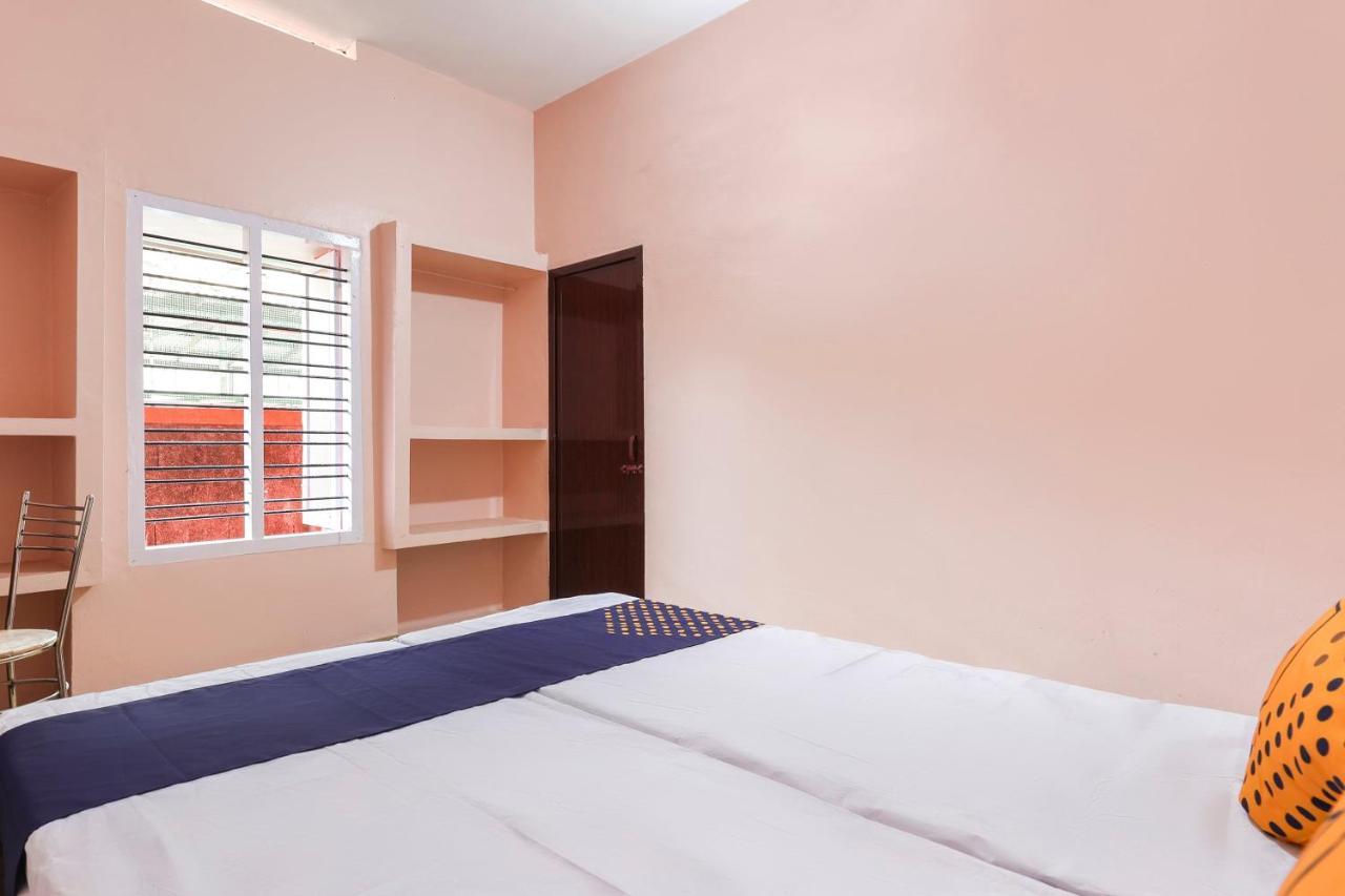 Spot On 68111 Jeena Motels Колам Екстериор снимка